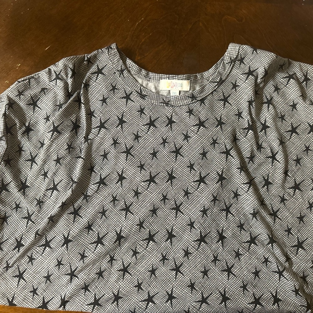 Gray Star Patterned Top - Picture 3 of 3